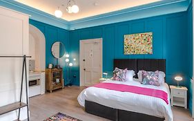 4 Berkeley Square I Boutique Apartments